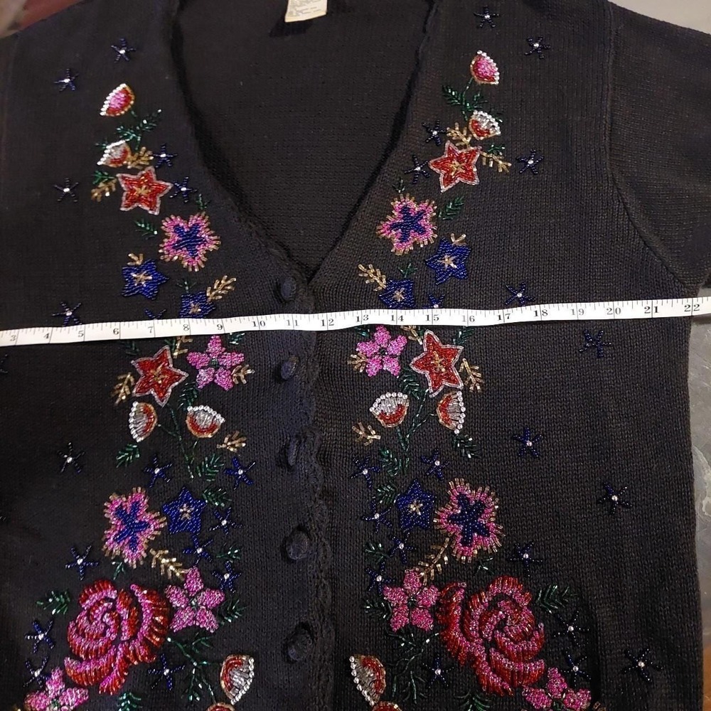 Vintage black beaded cardigan with scalloped neckline. - Picture 4 of 6